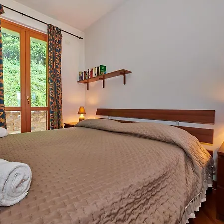Apartmentsgarda - Baia D'argento 科斯特曼诺